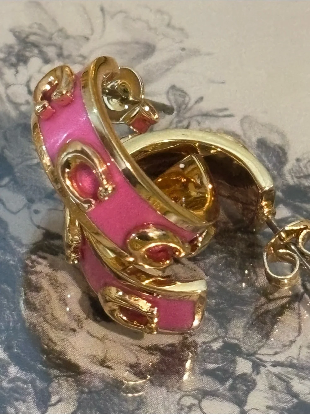Coach Pink Enamel Signature C Gold Tone Huggie Hoop Earrings NWT Display - Picture 3 of 10